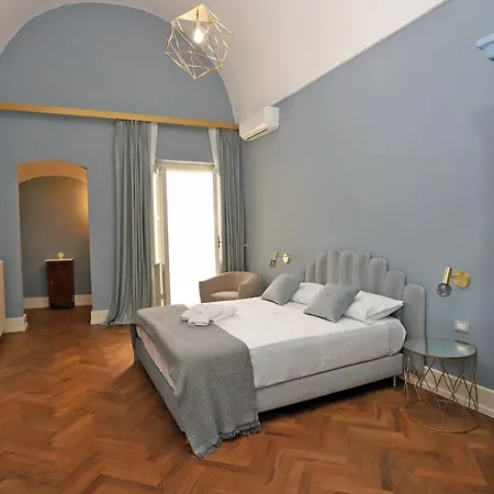 Palazzo Sansonetti Bed & Breakfast 4*