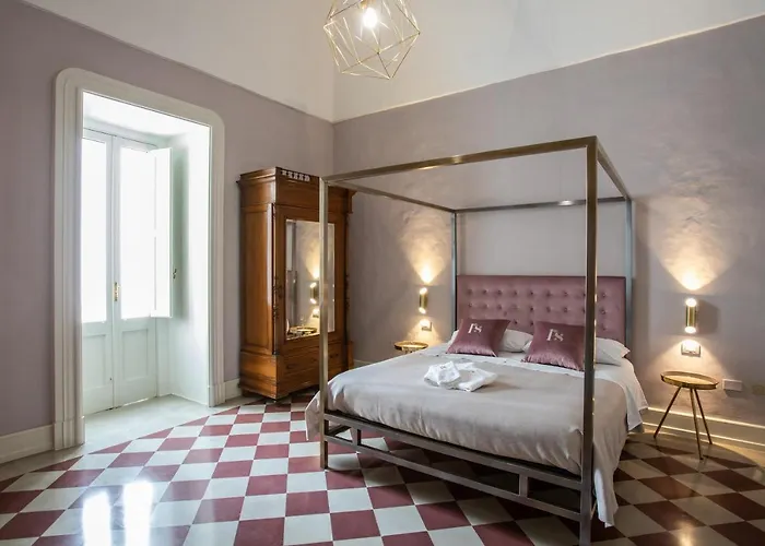 Palazzo Sansonetti Bed & Breakfast 4*